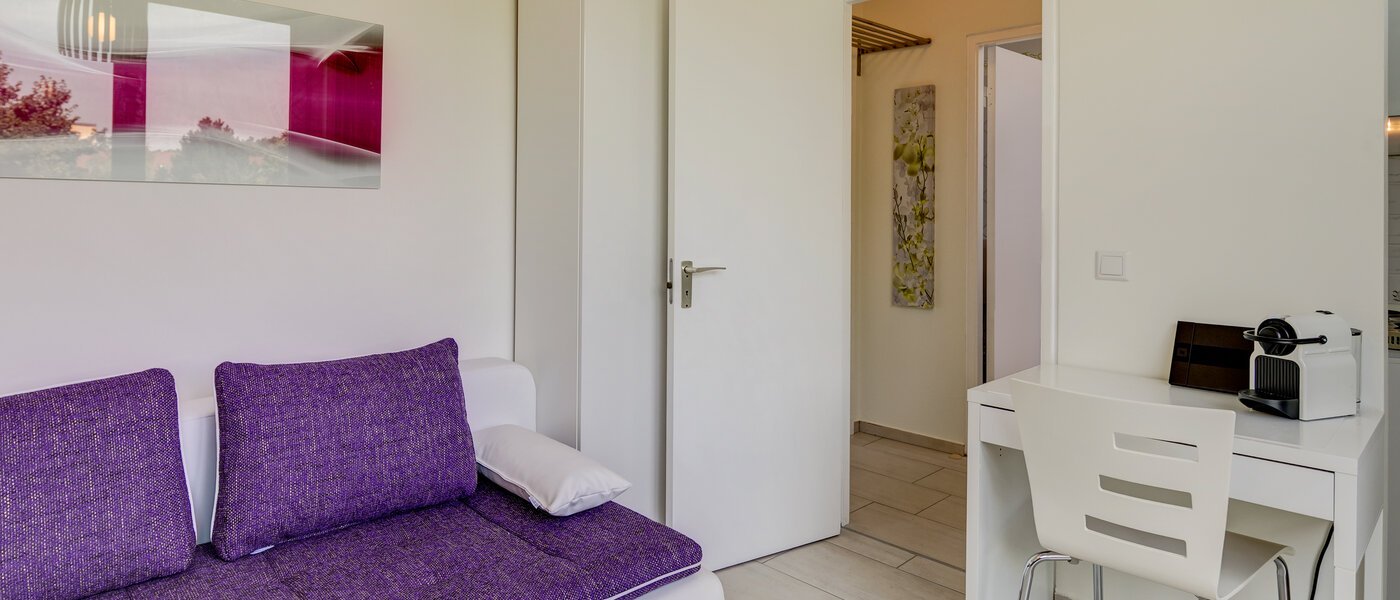 アパルトマン München Ramersdorf 04 リビングルーム 10733