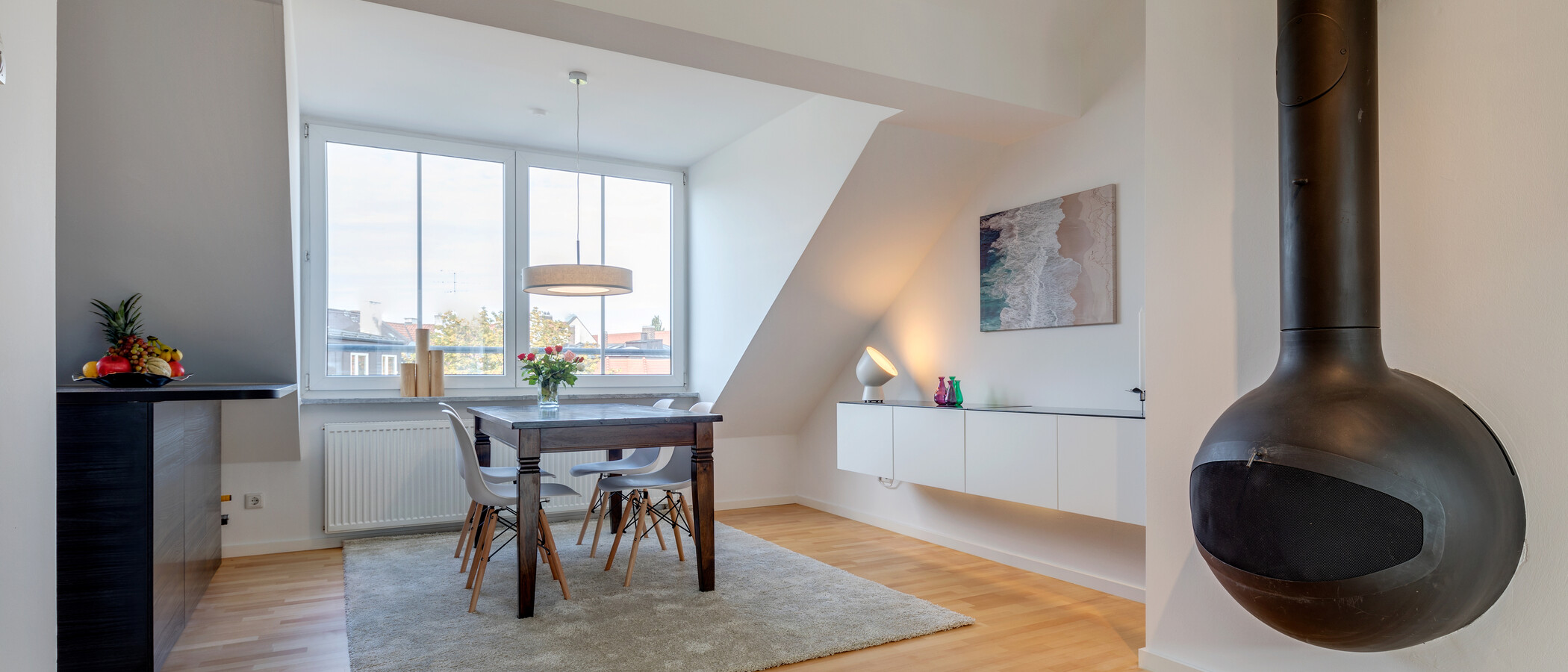 アティック・フラット（屋根裏） München Schwabing-Nord (zw. Belgrad- & Leopoldstraße) 05 リビングルーム 10759