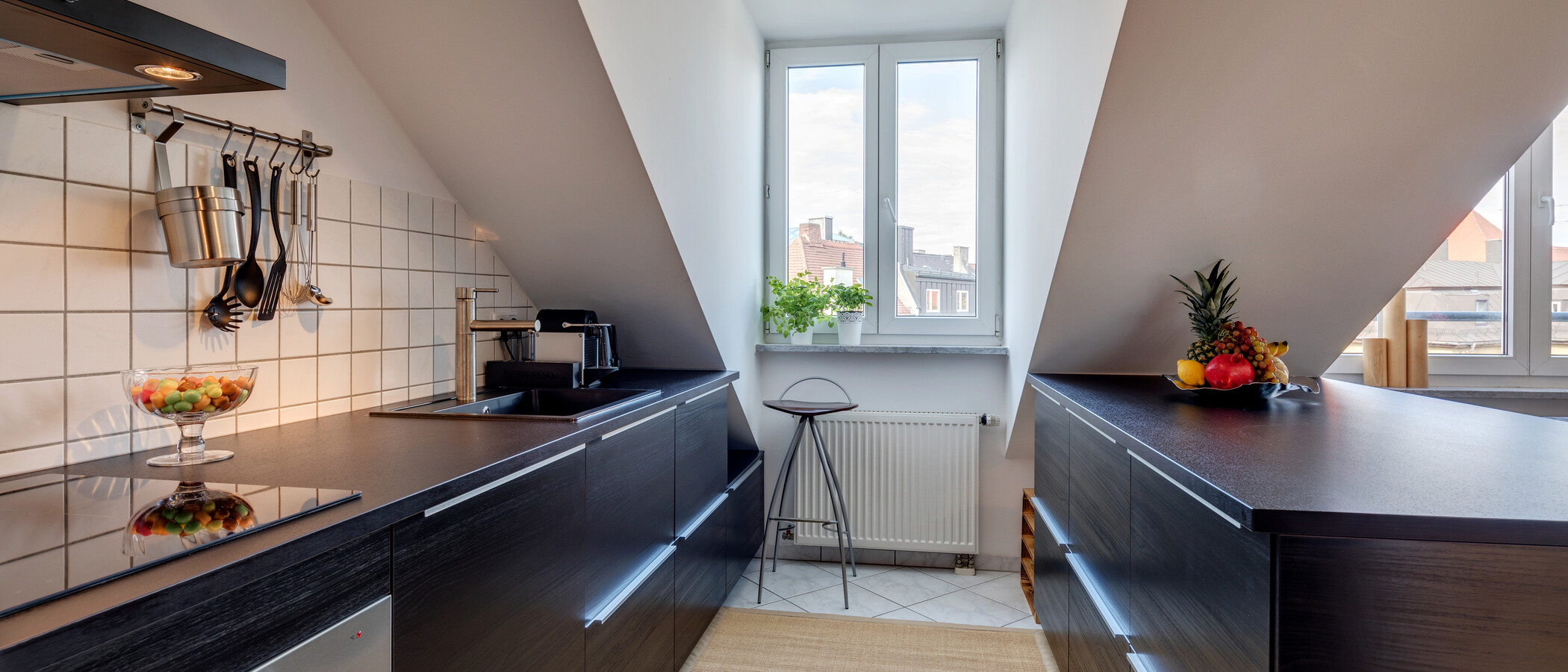 アティック・フラット（屋根裏） München Schwabing-Nord (zw. Belgrad- & Leopoldstraße) 03 キッチン 10759
