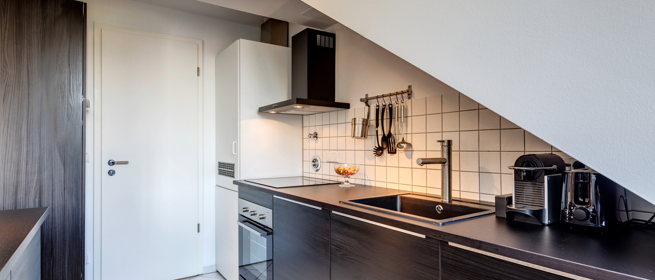 アティック・フラット（屋根裏） München Schwabing-Nord (zw. Belgrad- & Leopoldstraße) 05 キッチン 10759