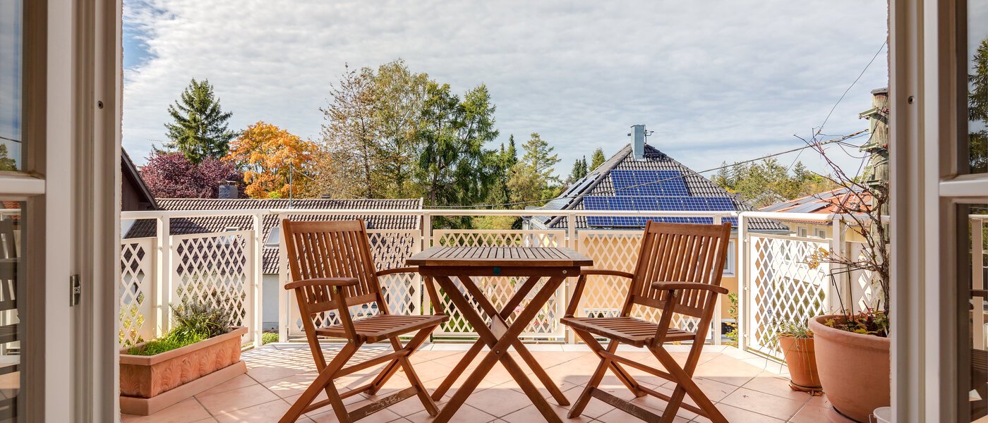 アティック・フラット（屋根裏） Neubiberg 01 テラス・ポーチ 10767