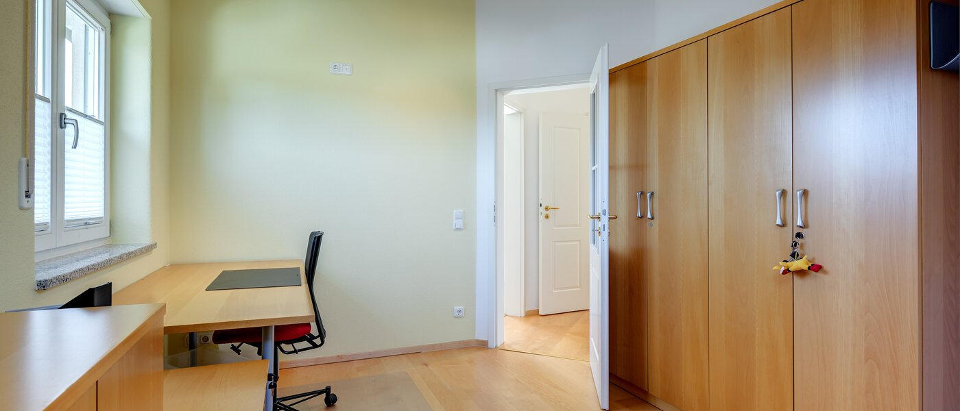 アティック・フラット（屋根裏） Neubiberg 03 2.　寝室 10767