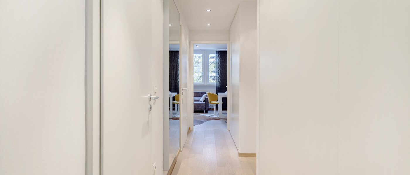 マンション München Olympiadorf 01 玄関入り口 10807