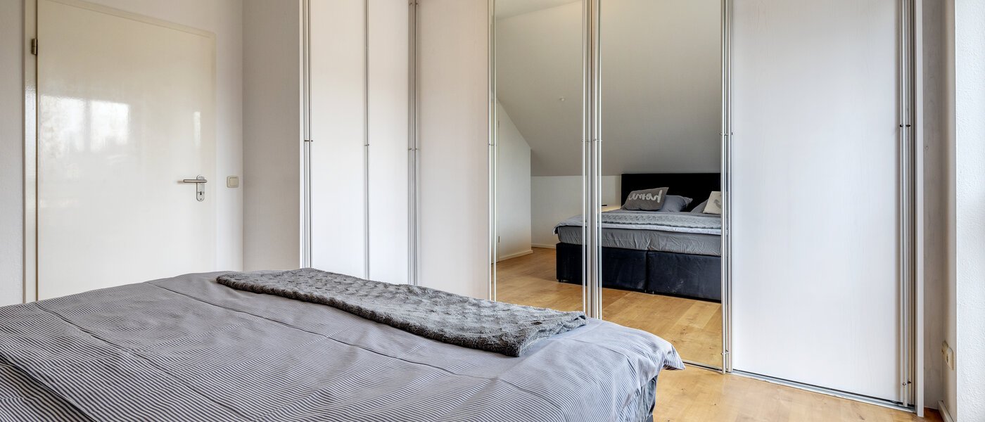 アティック・フラット（屋根裏） München Denning 04 寝室 10809