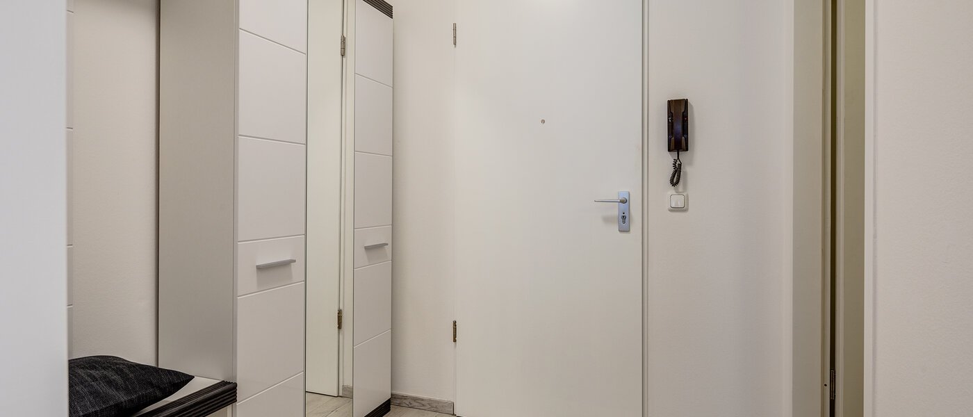 マンション München Daglfing 02 玄関入り口 10821