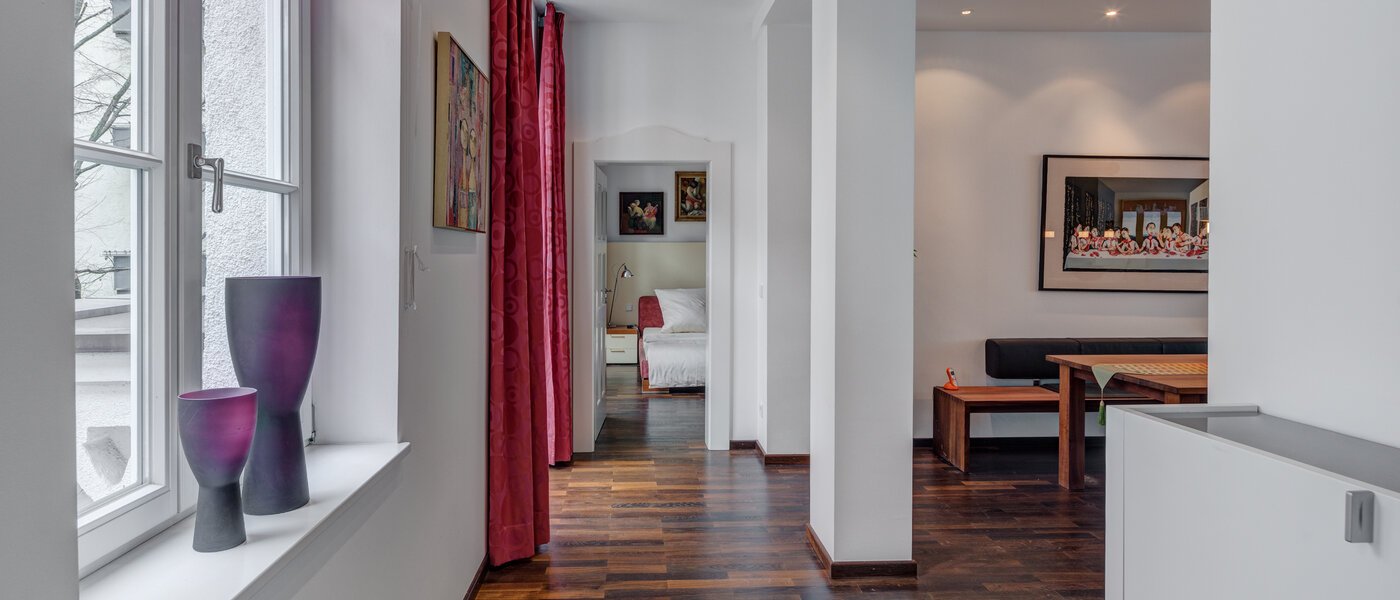 マンション München Bogenhausen 01 玄関入り口 10830