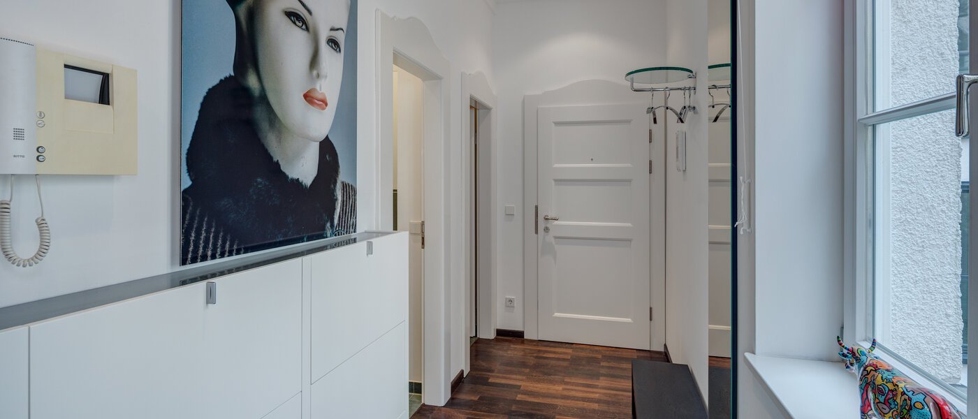 マンション München Bogenhausen 03 玄関入り口 10830