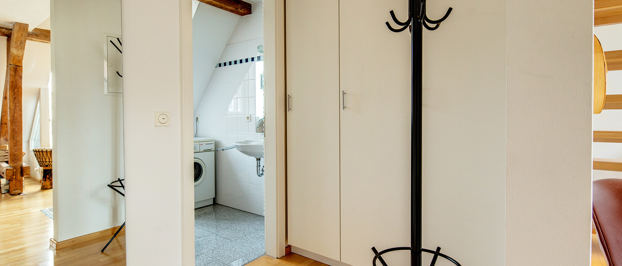 複層住宅 München Schwabing (links der Leopoldstraße) 01 玄関入り口 1090