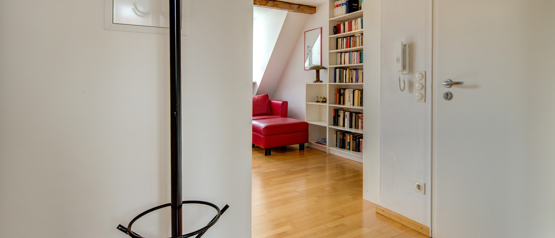 複層住宅 München Schwabing (links der Leopoldstraße) 02 玄関入り口 1090