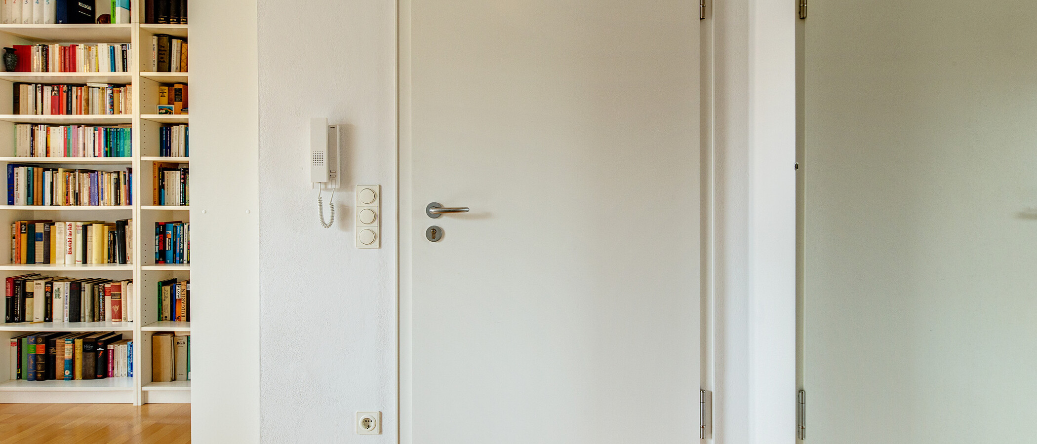複層住宅 München Schwabing (links der Leopoldstraße) 03 玄関入り口 1090