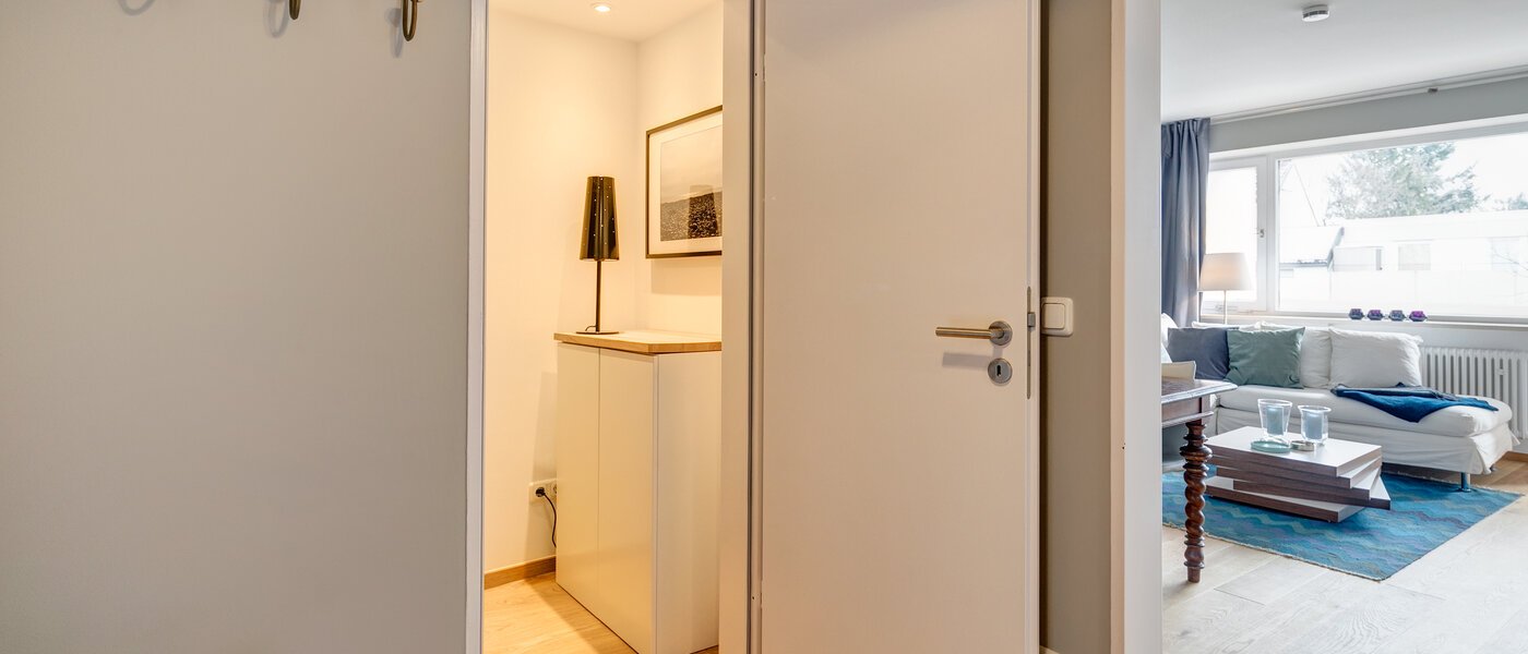 マンション München Sendling-Westpark 03 玄関入り口 10942