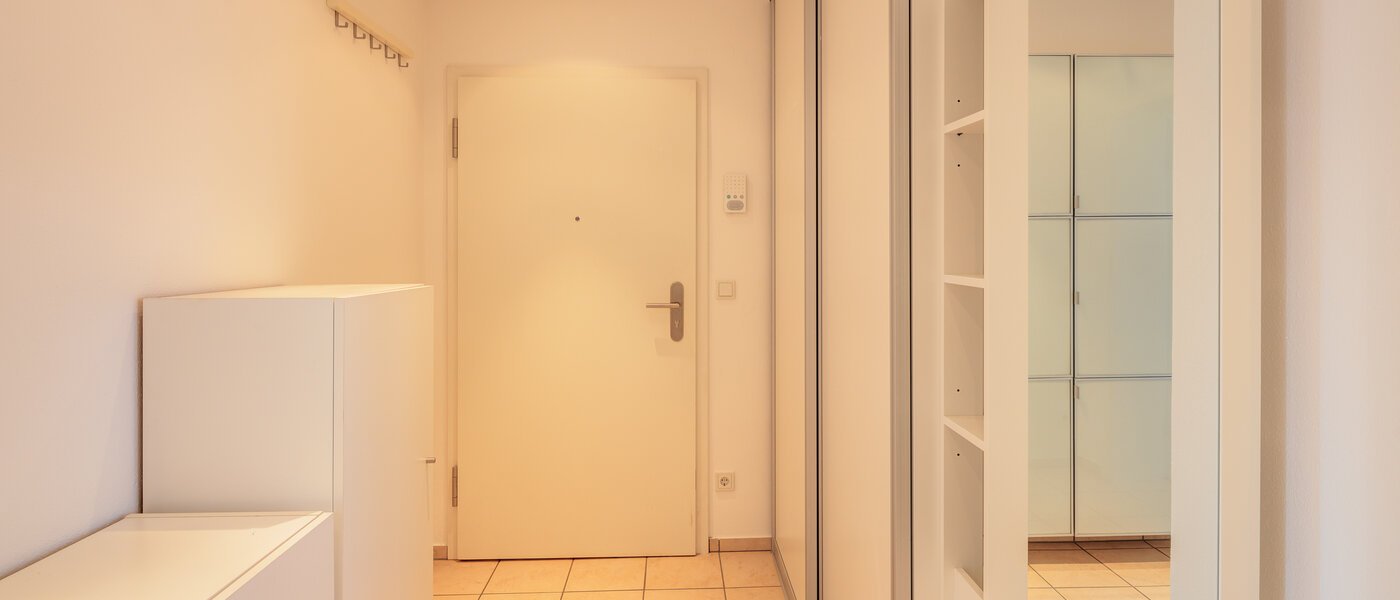 マンション Ismaning 04 玄関入り口 10991