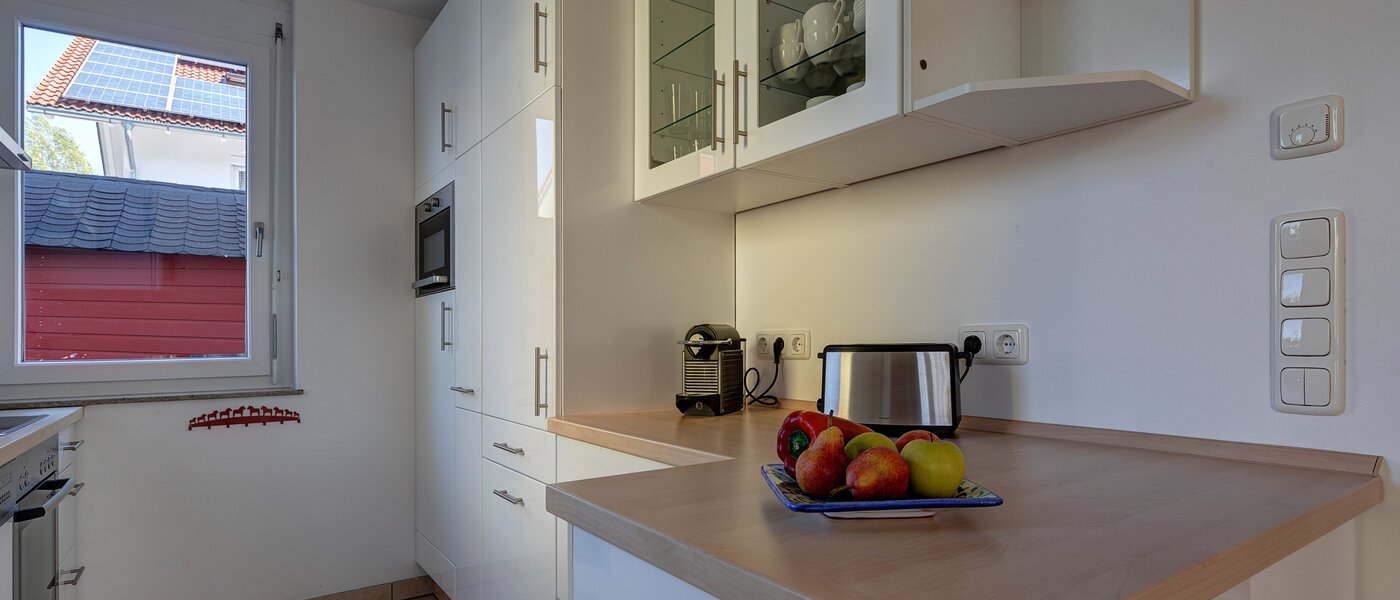 セミ・デタッチド・ハウス（一戸建てを二つに分けた家屋） Gröbenzell 03 キッチン 11015