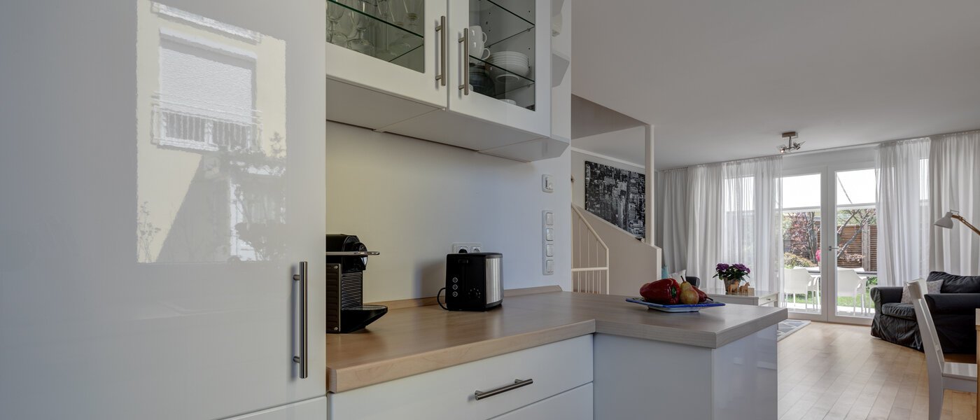 セミ・デタッチド・ハウス（一戸建てを二つに分けた家屋） Gröbenzell 04 キッチン 11015