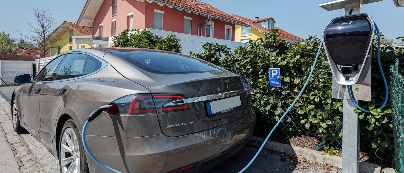 セミ・デタッチド・ハウス（一戸建てを二つに分けた家屋） Gröbenzell 02 特記事項 11015