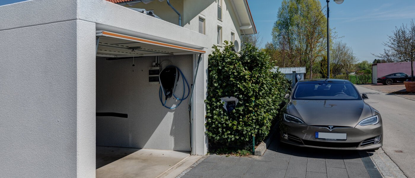 セミ・デタッチド・ハウス（一戸建てを二つに分けた家屋） Gröbenzell 03 特記事項 11015