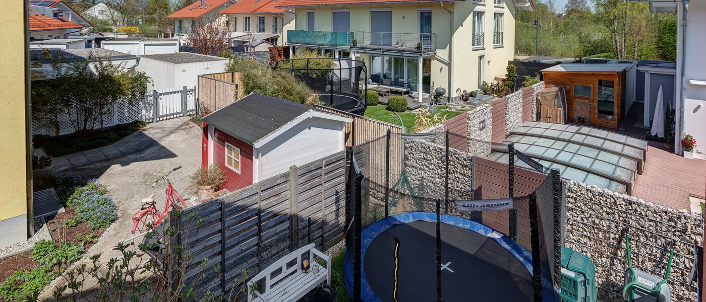 セミ・デタッチド・ハウス（一戸建てを二つに分けた家屋） Gröbenzell 04 物件からの眺め 11015