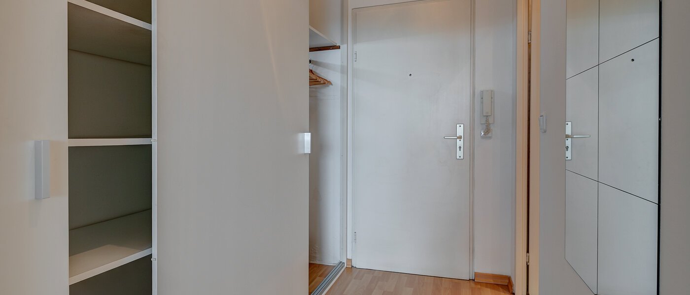 マンション München Moosach 03 玄関入り口 11021