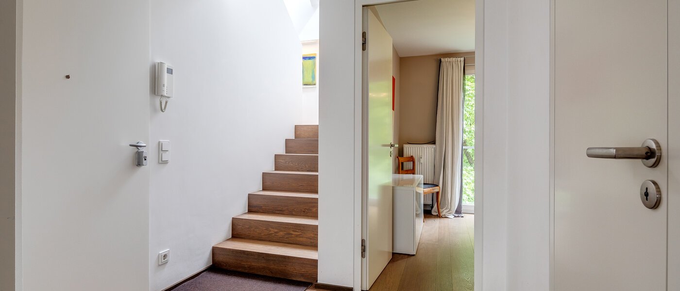 複層住宅 München Au 06 玄関入り口 11032