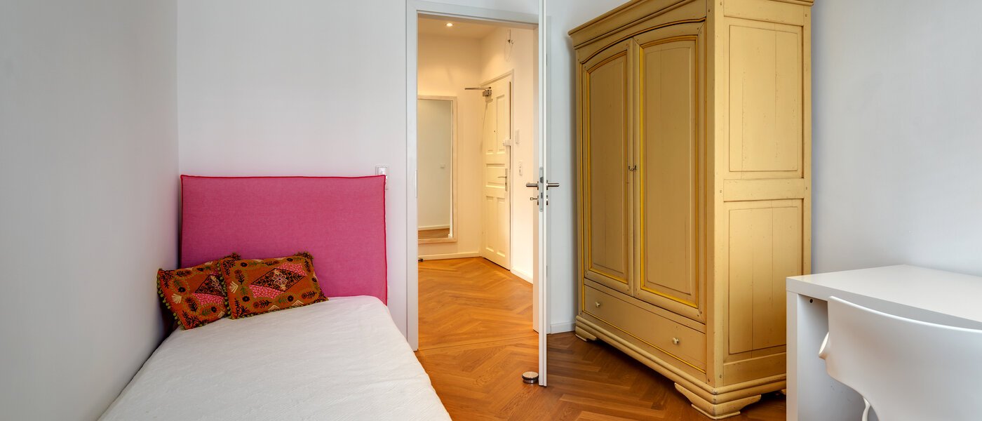 マンション München Neuhausen 03 2.　寝室 11045