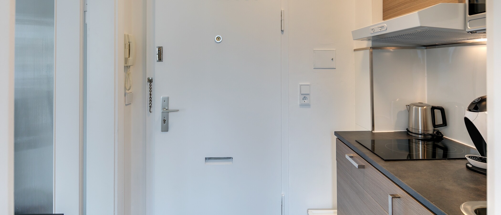 マンション München Neuhausen 02 玄関入り口 11266