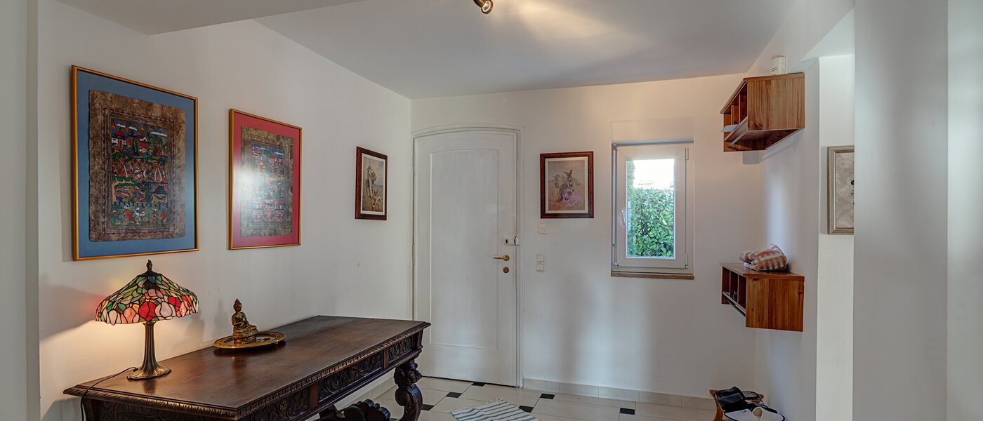 一戸建て Starnberg 01 玄関入り口 11331