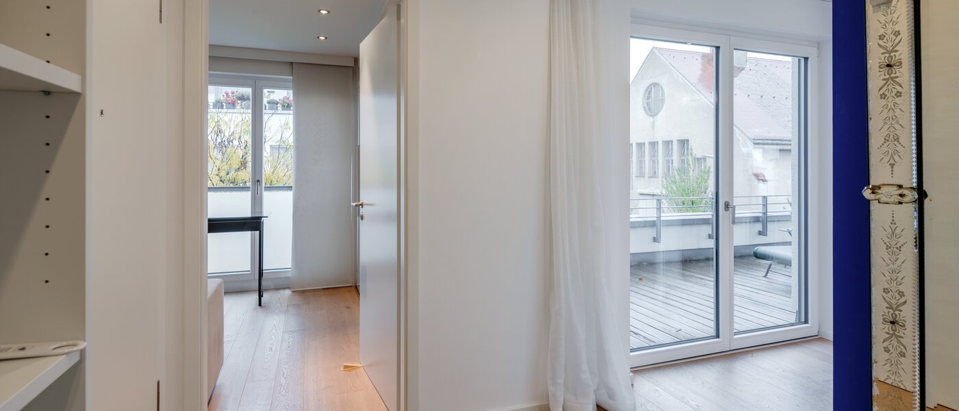 マンション München Schwabing-West 03 玄関入り口 11349