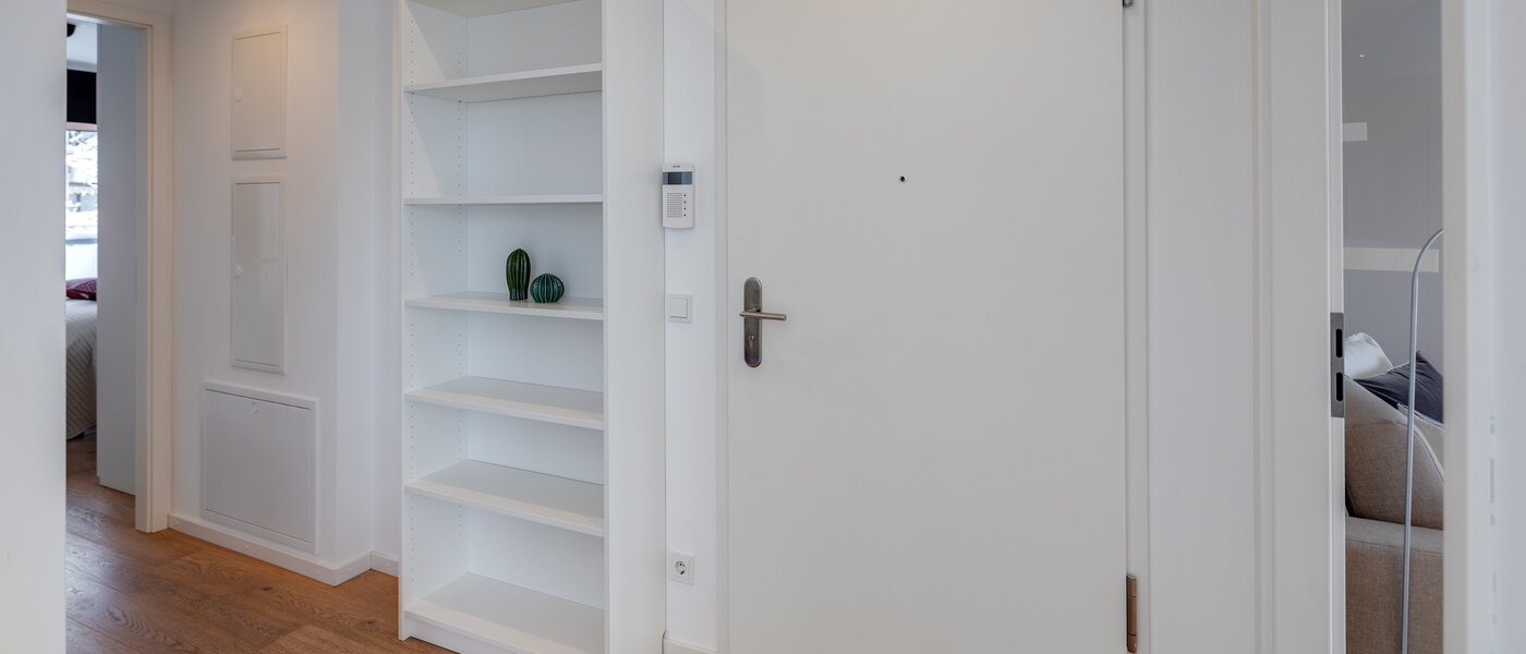 マンション München Schwabing-West 04 玄関入り口 11349