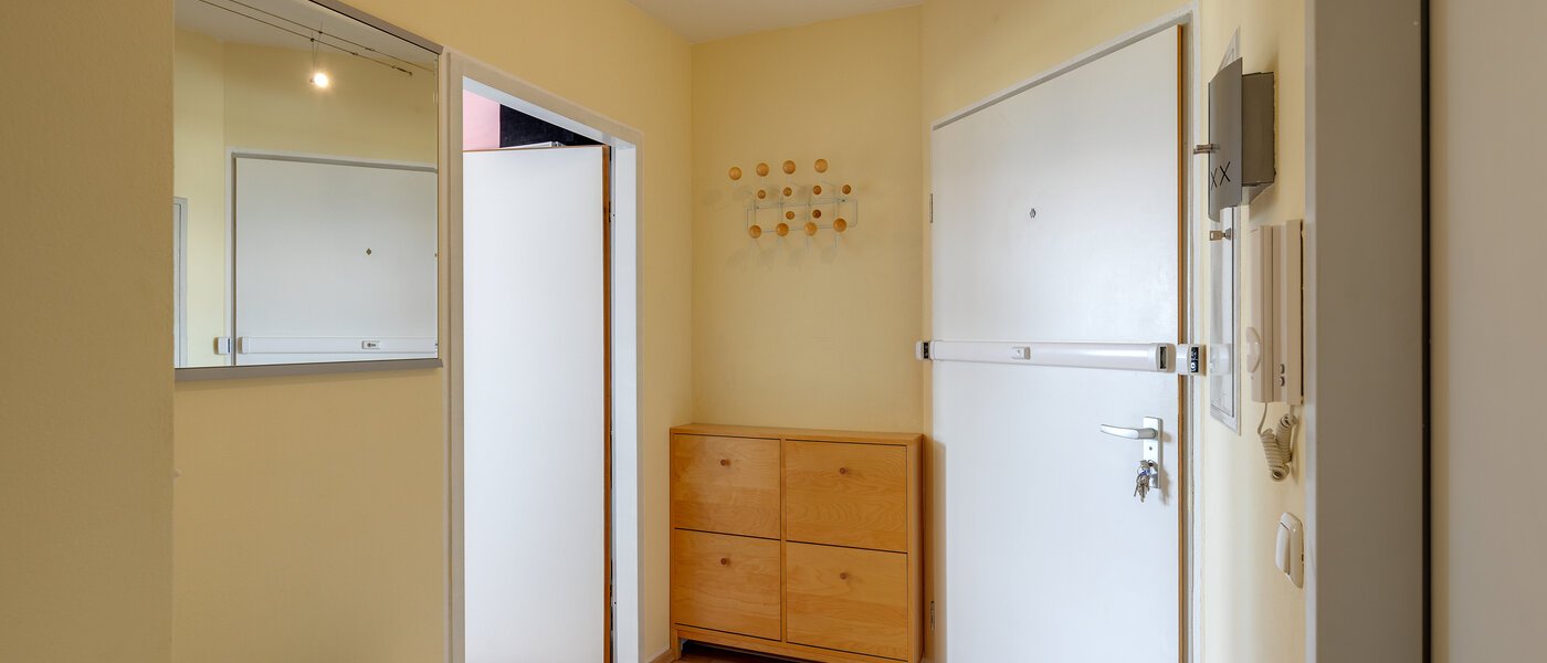 アティック・フラット（屋根裏） München Schwanthalerhöhe 01 玄関入り口 11426