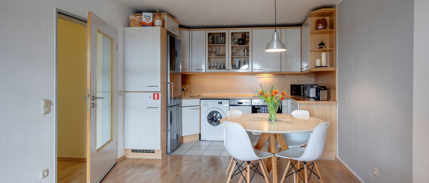 アティック・フラット（屋根裏） München Schwanthalerhöhe 03 リビングエリア 11426