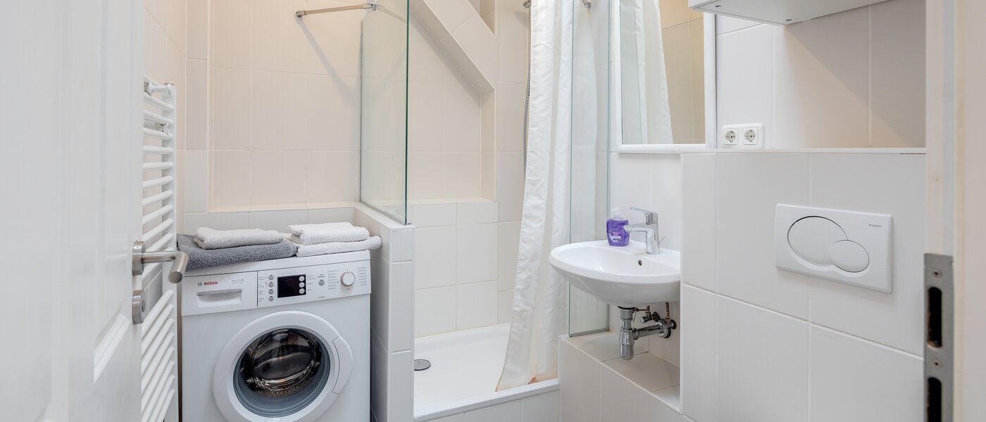 アティック・フラット（屋根裏） München Schwanthalerhöhe 01 浴室 11507