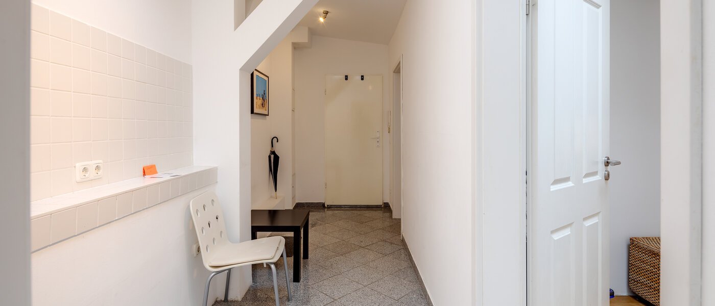 アティック・フラット（屋根裏） München Schwanthalerhöhe 03 玄関入り口 11507