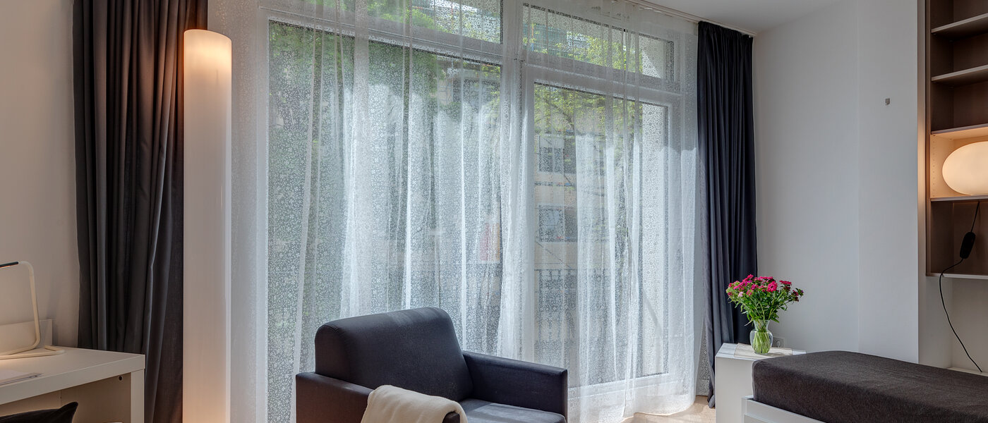 アパルトマン München Bogenhausen 02 リビングエリア 11603