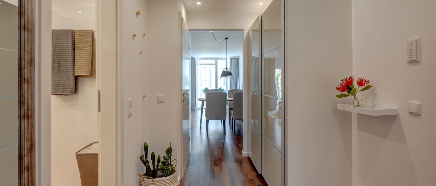 マンション München Schwabing (rechts der Leopoldstraße) 01 玄関入り口 11606