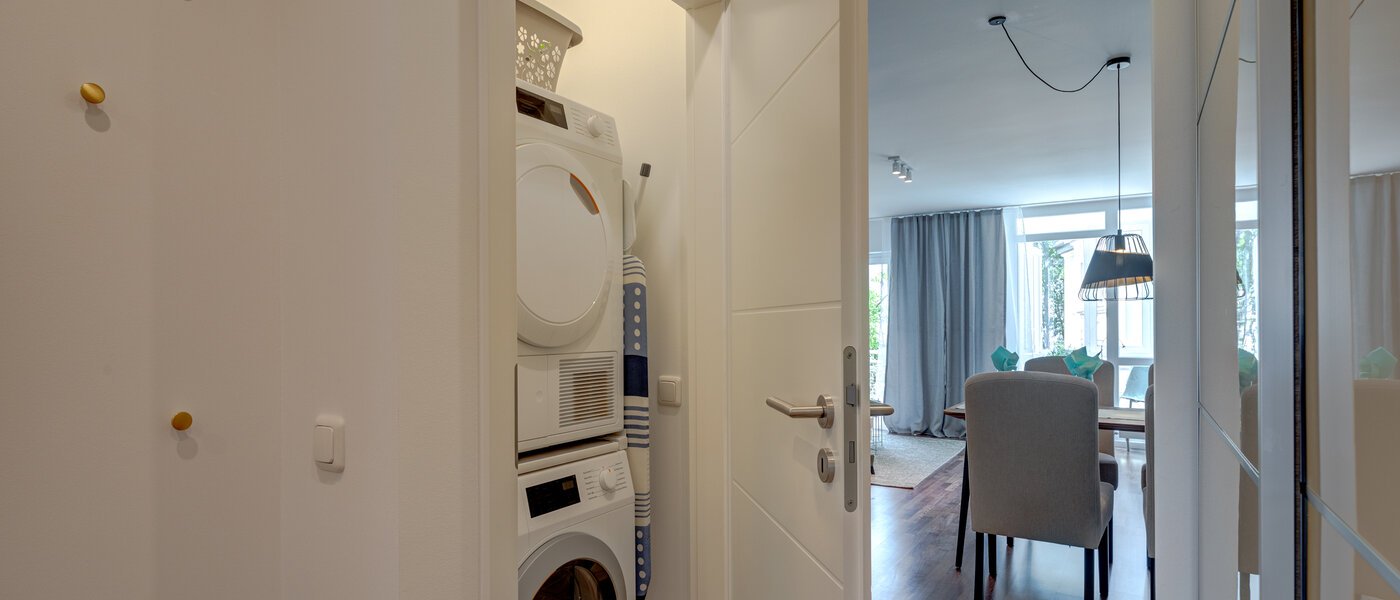 マンション München Schwabing (rechts der Leopoldstraße) 02 玄関入り口 11606