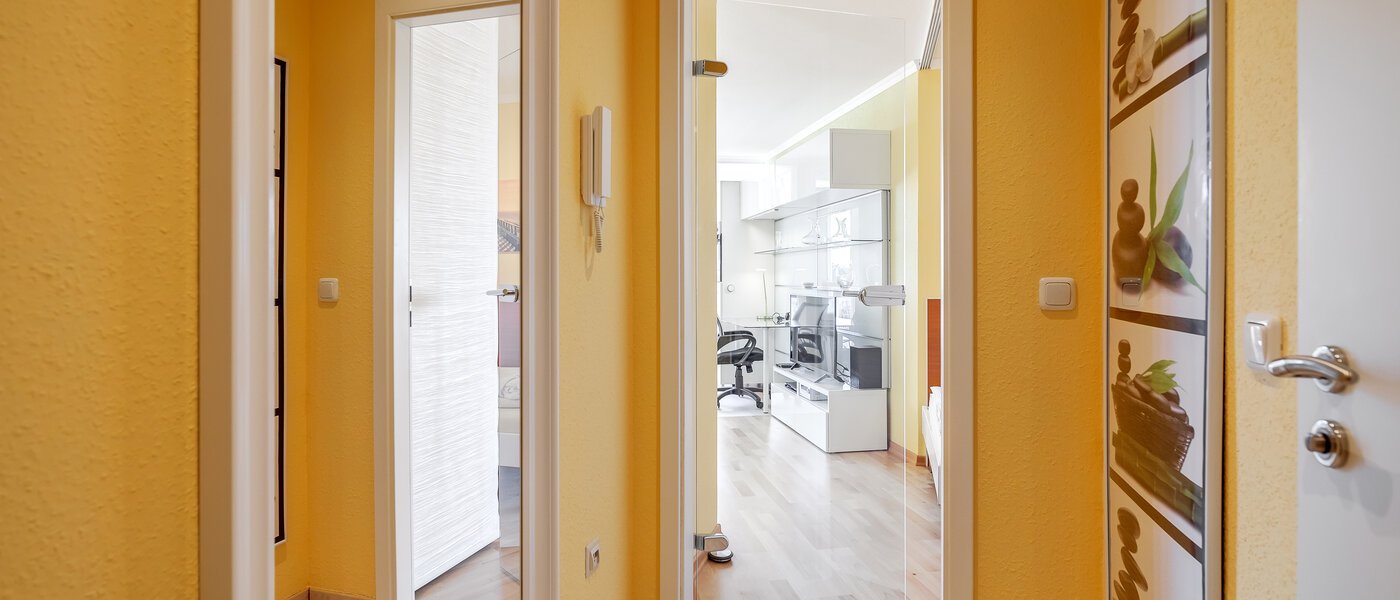 マンション Unterschleißheim 01 玄関入り口 11643