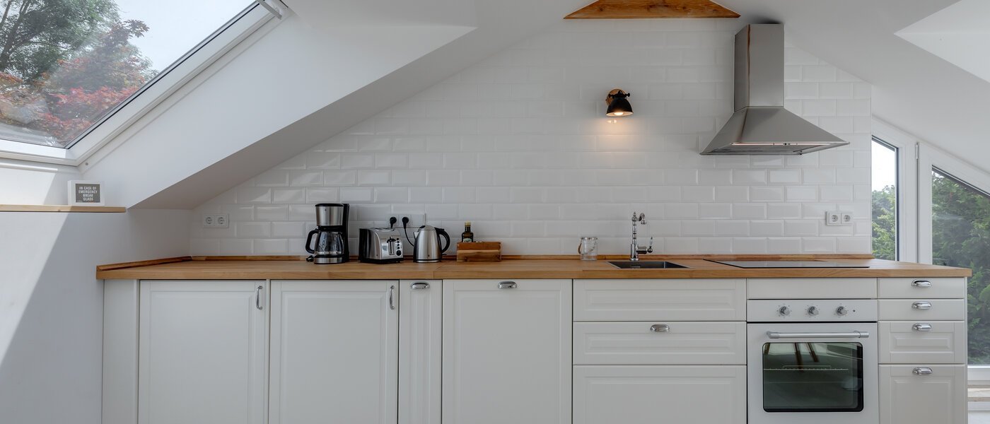 アティック・フラット（屋根裏） Feldafing Tutzing 02 キッチン 11697