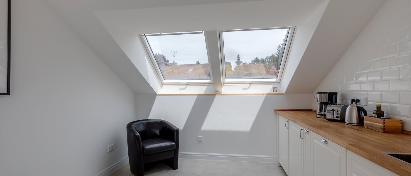 アティック・フラット（屋根裏） Feldafing Tutzing 03 キッチン 11697