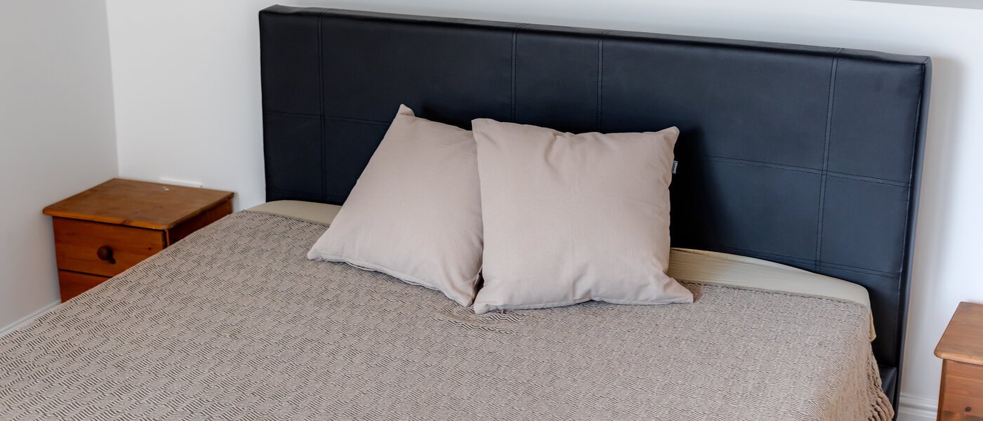 アティック・フラット（屋根裏） Feldafing Tutzing 02 寝室 11697