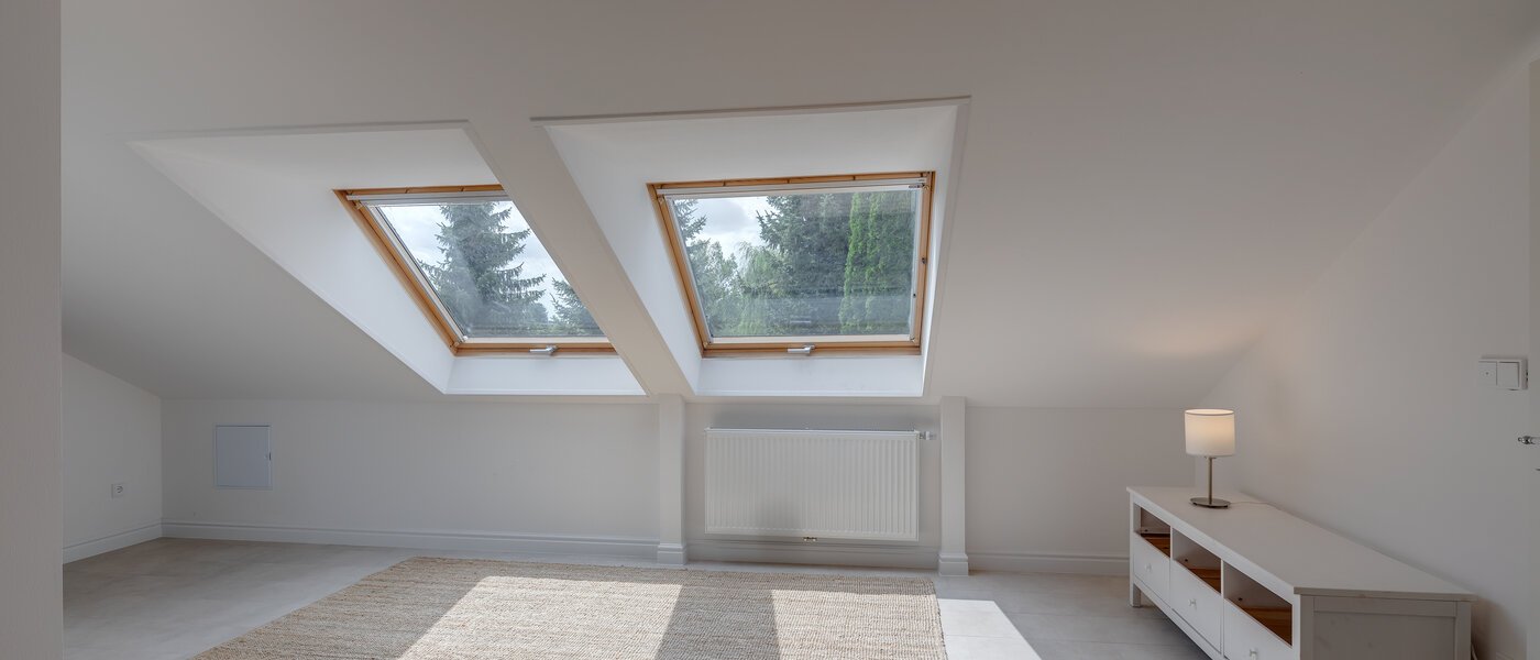 アティック・フラット（屋根裏） Feldafing Tutzing 04 リビングエリア 11697