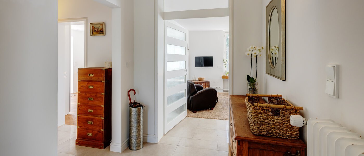 庭付き住宅 Feldafing 03 玄関入り口 11698