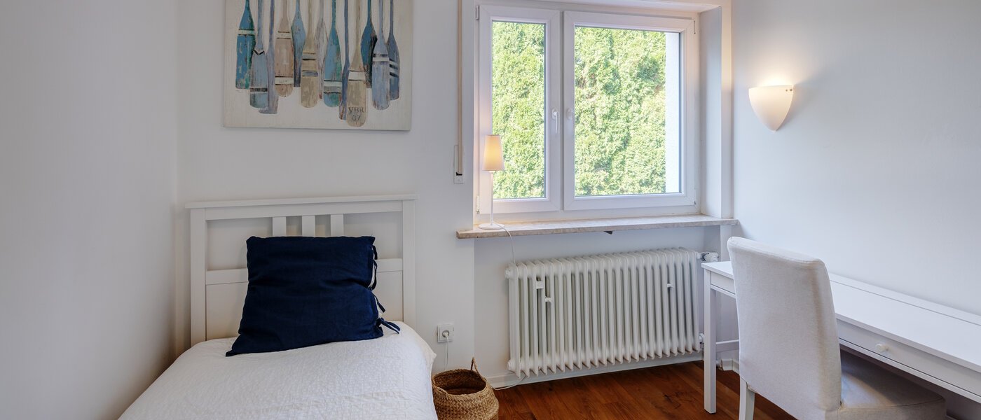 庭付き住宅 Feldafing 01 2.　寝室 11698