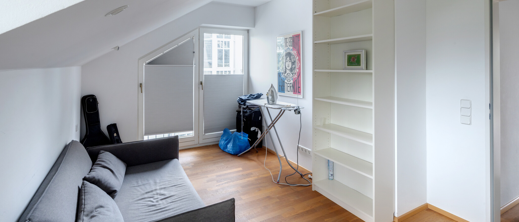 セミ・デタッチド・ハウス（一戸建てを二つに分けた家屋） München Harlaching 02 仕事部屋 11748