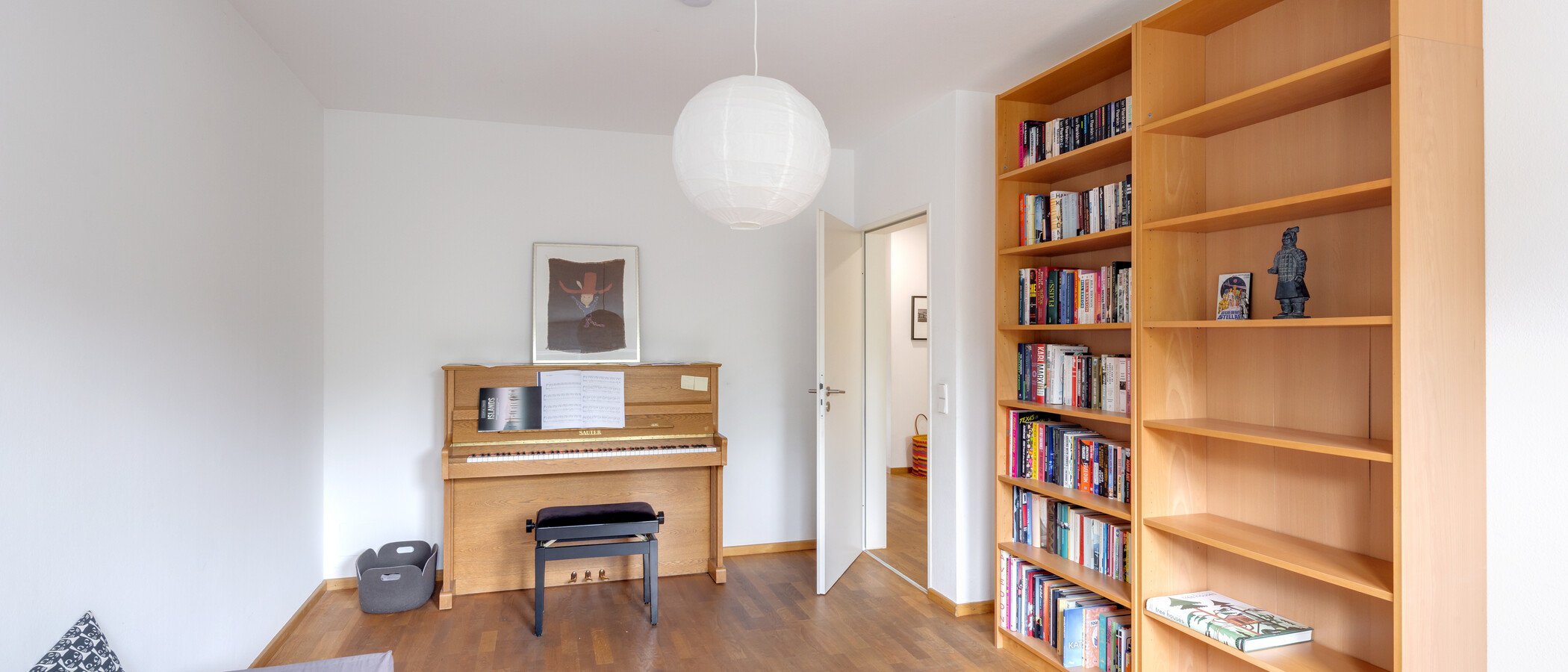 セミ・デタッチド・ハウス（一戸建てを二つに分けた家屋） München Harlaching 01 ゲストルーム 11748