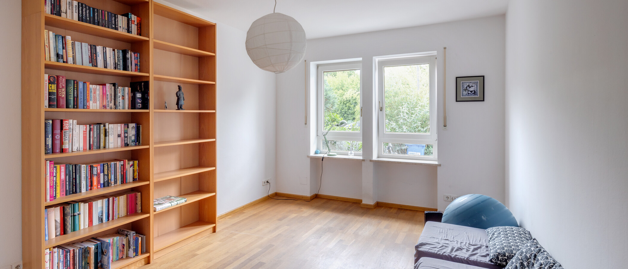 セミ・デタッチド・ハウス（一戸建てを二つに分けた家屋） München Harlaching 02 ゲストルーム 11748