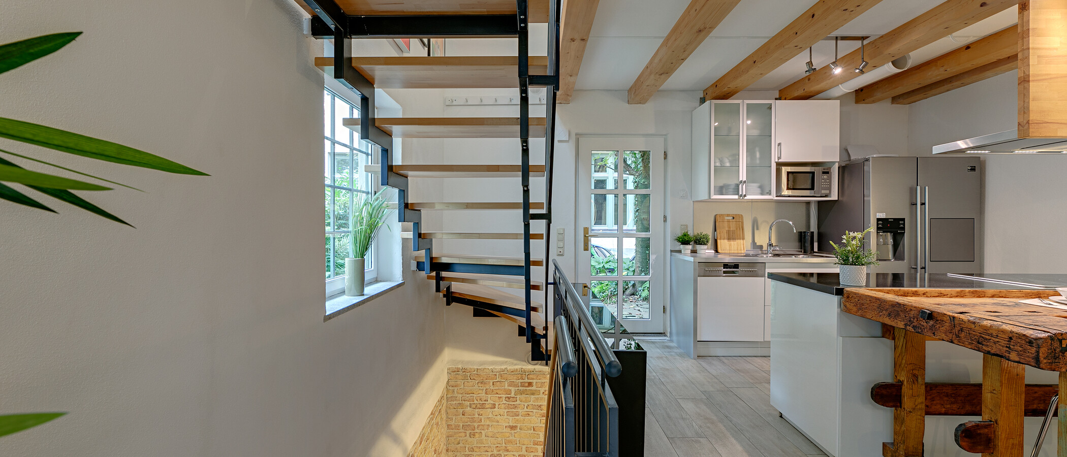 メゾネット・マンション（複数階にわたるマンション） München Westend 04 玄関入り口 11814