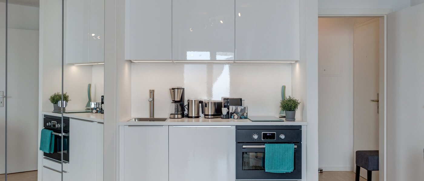 アティック・フラット（屋根裏） München Obergiesing 01 キッチン 11915