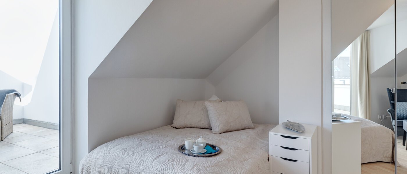 アティック・フラット（屋根裏） München Obergiesing 01 スリーピングアリア 11915