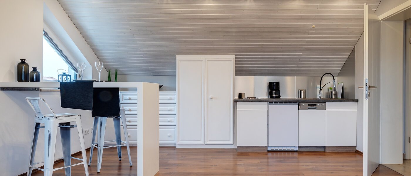 アティック・フラット（屋根裏） München Lerchenau 01 キッチン 11948