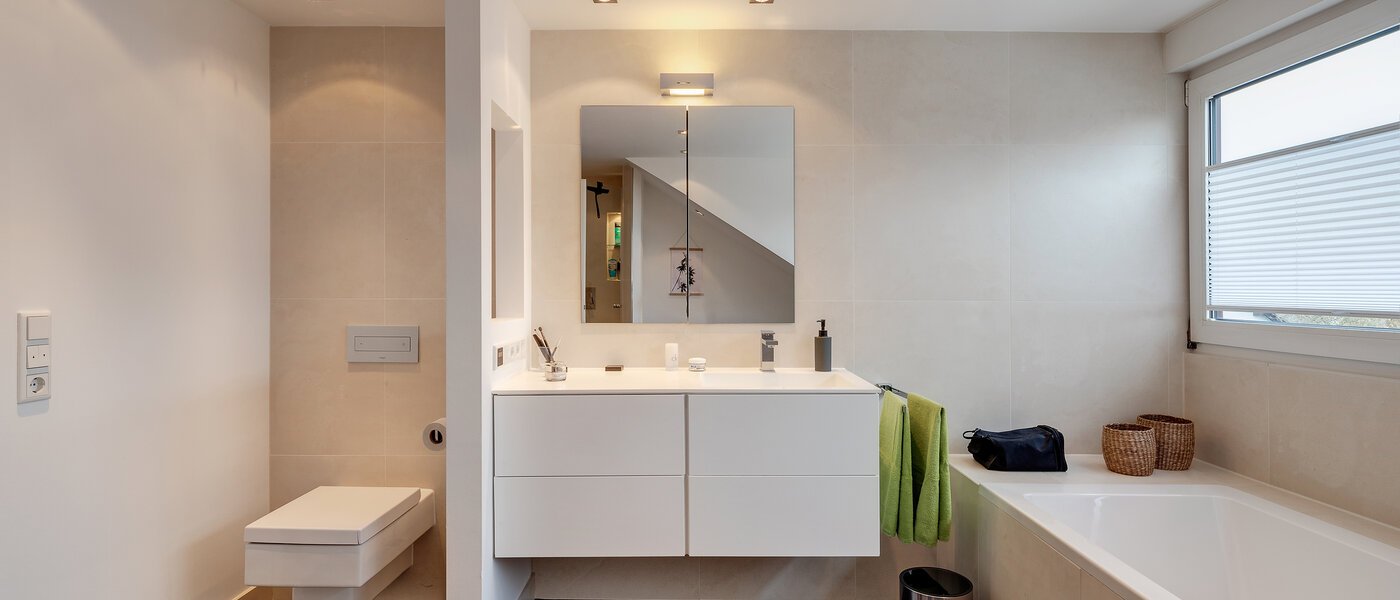 アティック・フラット（屋根裏） München Lerchenau 02 浴室 11948